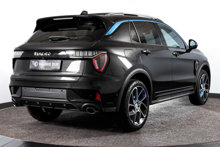 Lynk & Co - 01