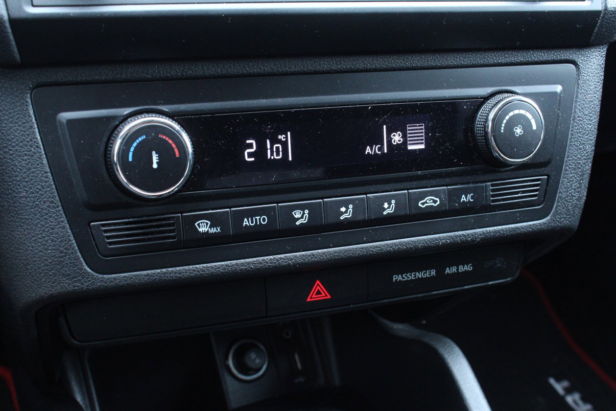 SEAT ST 1.0 EcoTSI DSG Style Connect 2eEIG! BT CRUISE PDC ECC '15 - foto 19