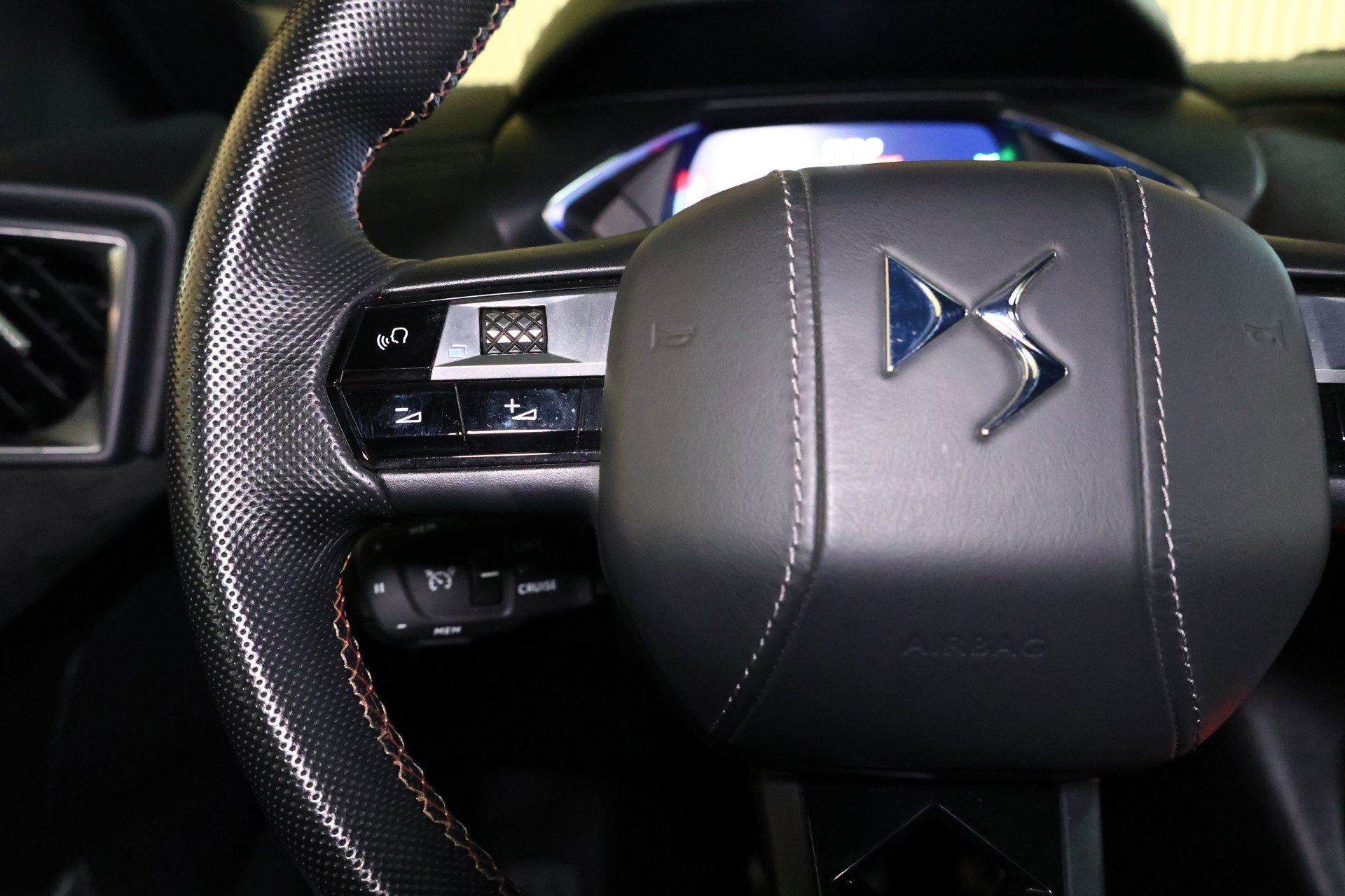 DS Crossback E-Tense PERFORMANCE AVM VIRTUAL NAVI HEADUP CLIMA STOELVW PARKASS. "20 - foto 19