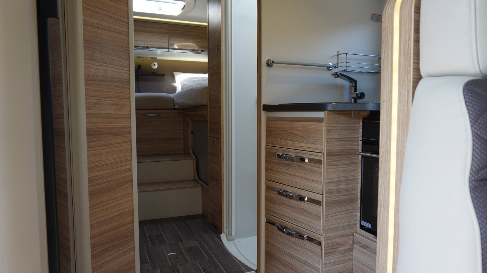 Adria CORAL S 670SL Automaat 150pk Airco Luchtvering Lengtebedden 5 zitplaatsen - foto 22