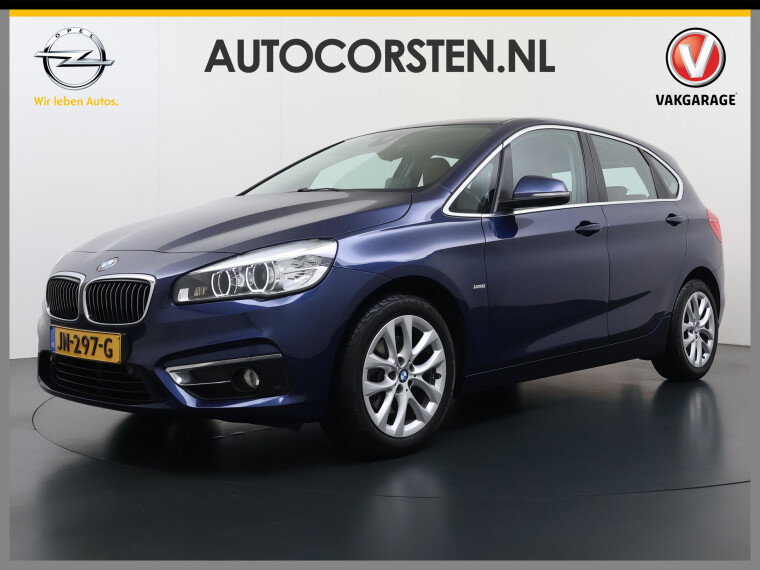 Foto van BMW 2 Serie Active Tourer 220i AUT-8 192PK Luxury Centennial High Executive Automaat Camera Trekhaak Leder Head-Up Display Stoelverwarming Elek.Achterklep Navi Cruise Control