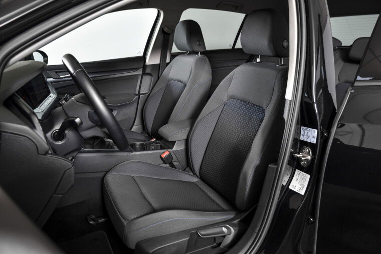 Volkswagen - Golf