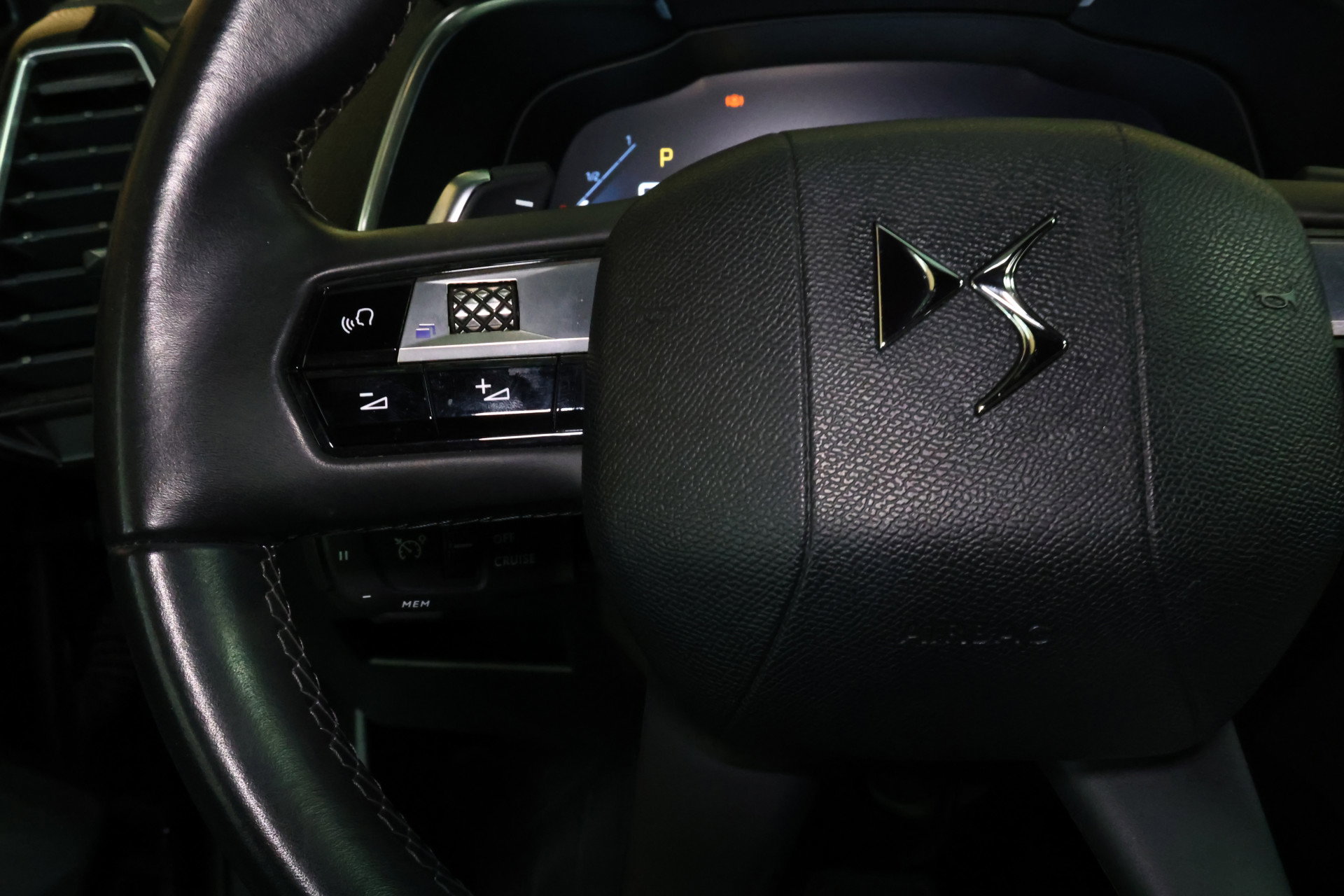 DS Crossback 1.6 PureTech Be Chic AVM AUTOM NAVI CLIMA CARPLAY CRUISE '20 - foto 13