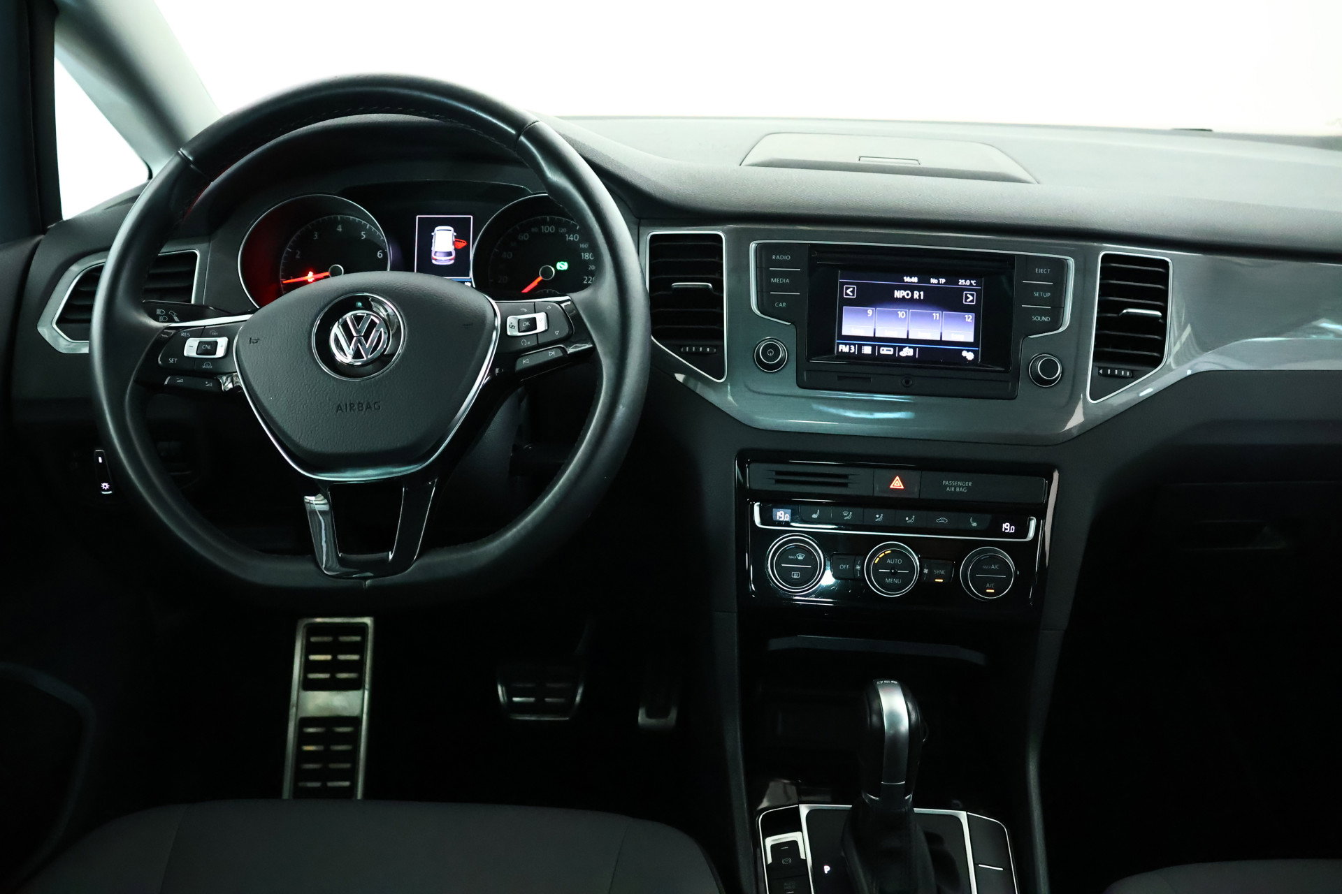 Volkswagen Golf SportsVan