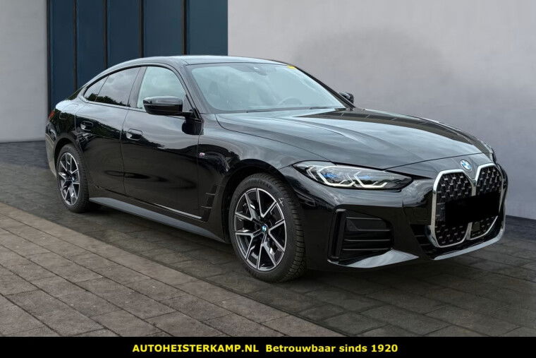 BMW 4 Serie Gran Coupé 420d M-Sport ACC Glazen Schuifdak Head-Up 18 Inch Sportstoelen