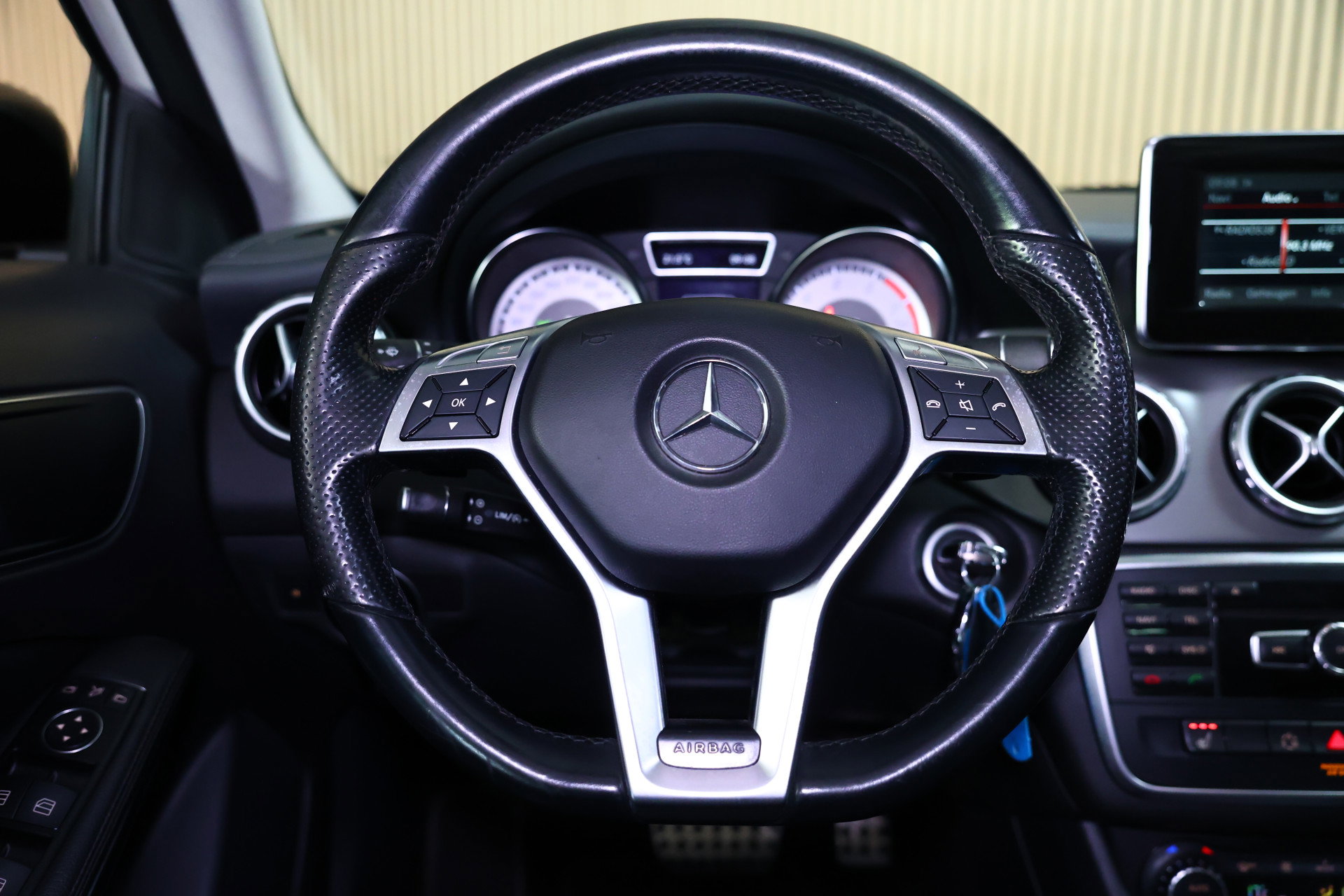 Mercedes-Benz 200 AMG Prestige PANODAK NAVI CLIMA CRUISE BT KEYLESS `14 - foto 19