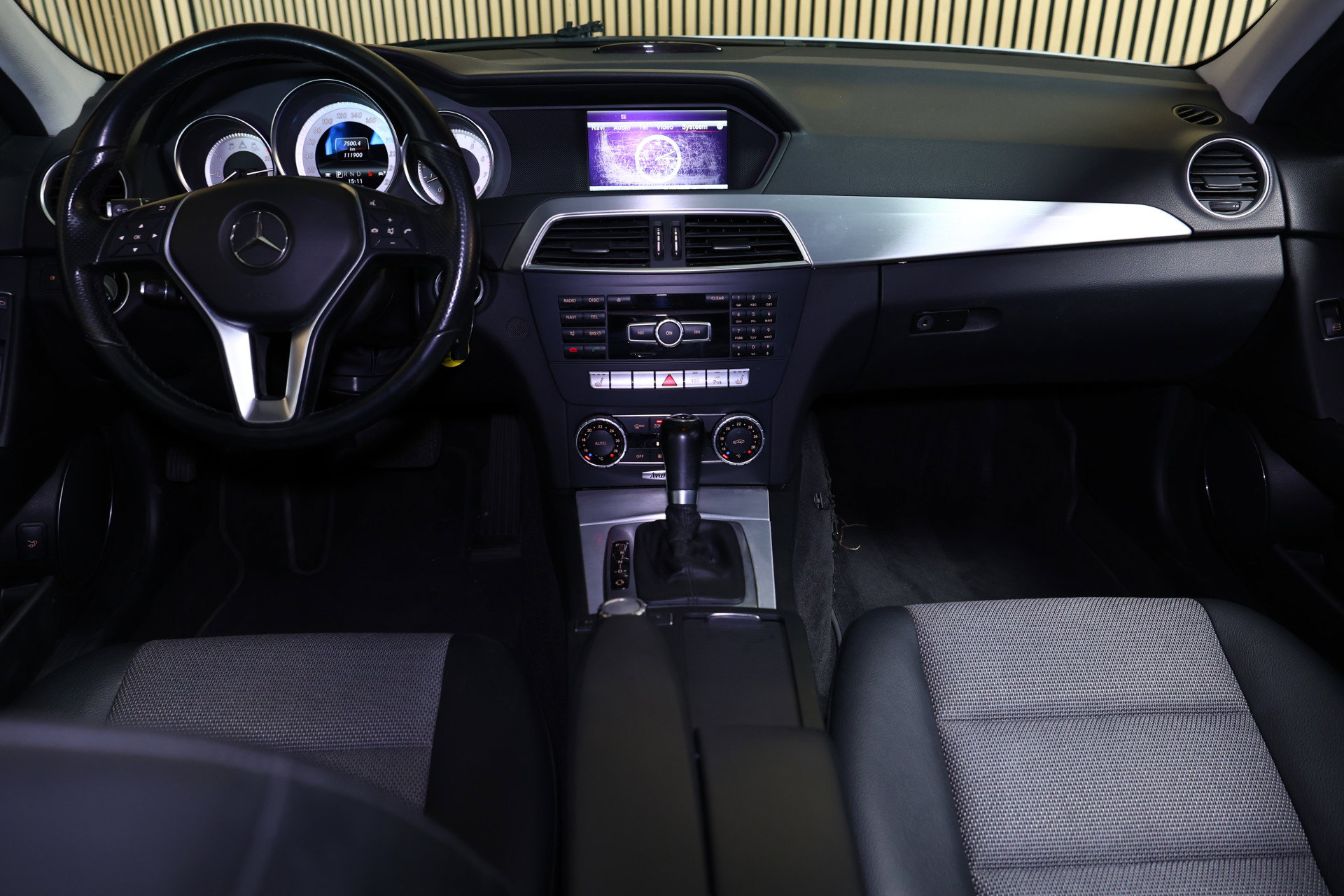 Mercedes-Benz 180 Edition Avantgarde AUTOMAAT PANO NAVI CLIMA STOELVW PDC BT "12 - foto 2