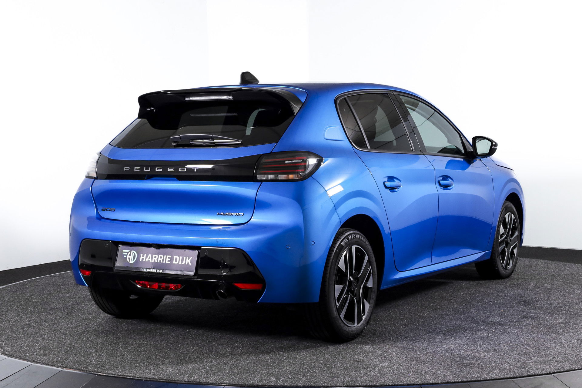 Peugeot - 208
