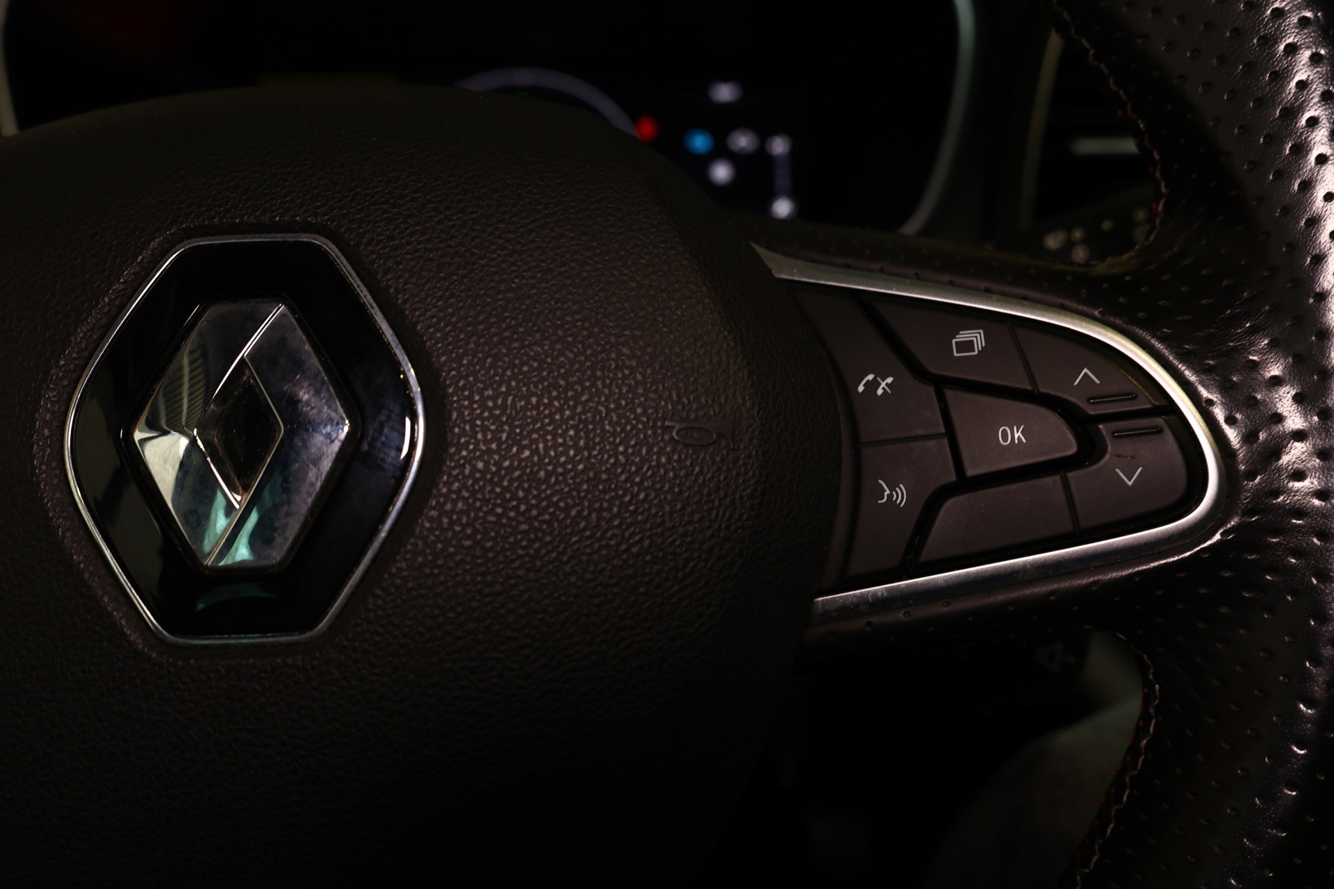 Renault Estate 1.6 Plug-In Hybrid 160 RS Line BOSE CARPLAY PDC CAMERA "21 - foto 18