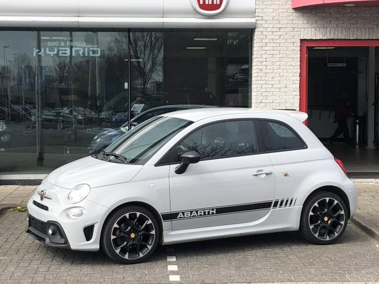 Foto van Fiat 500 1.4 T-Jet Abarth 595