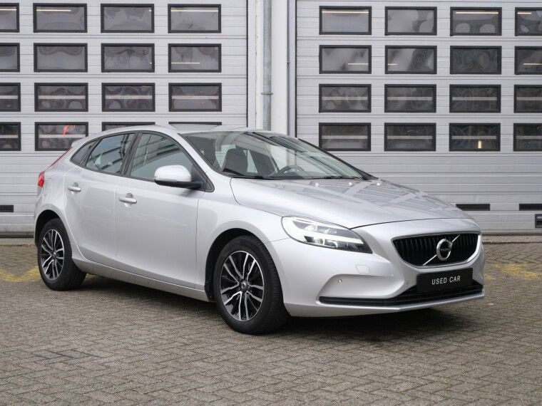 Foto van Volvo V40 2.0 T2 Inscription | Leder | BLIS | PDC
