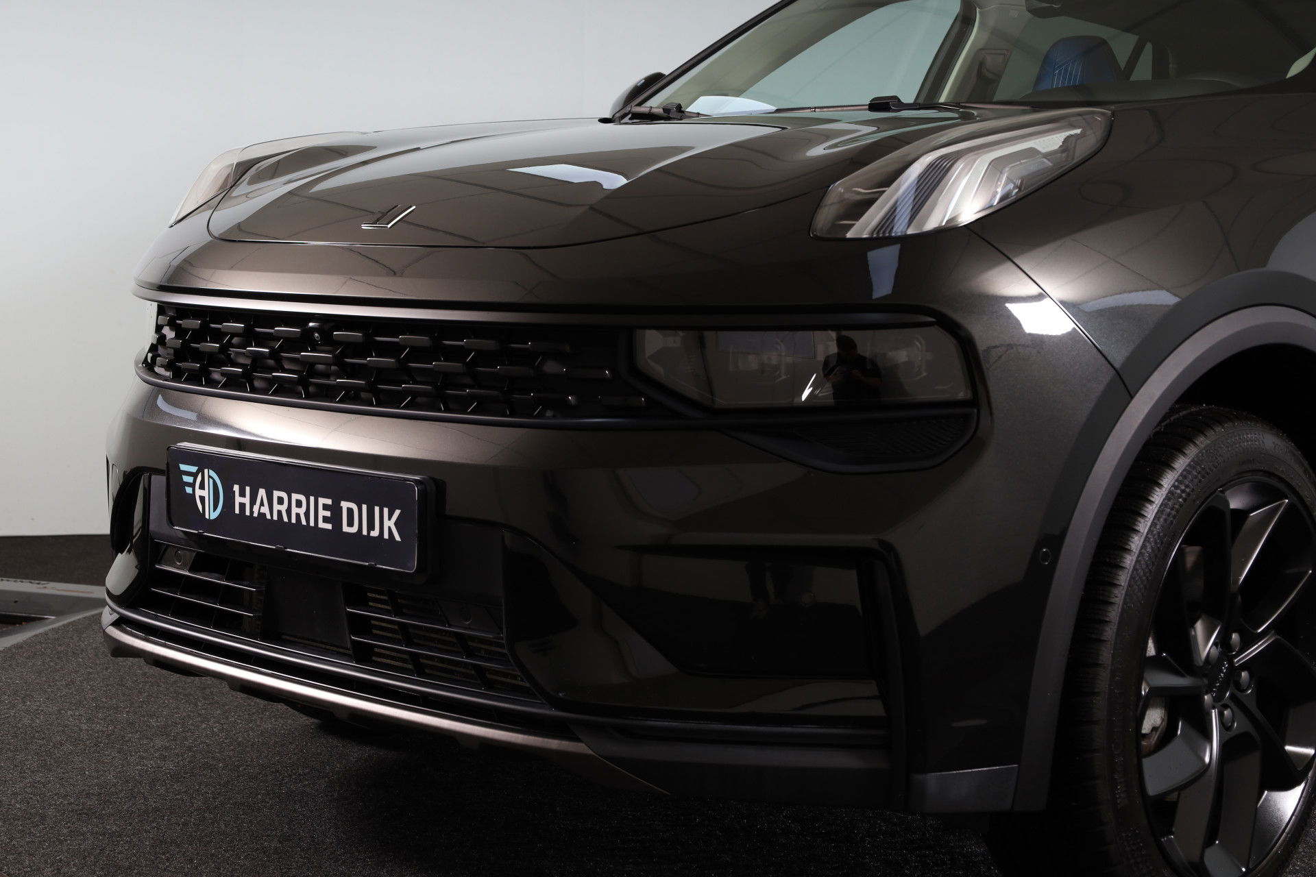 Lynk & Co - 01