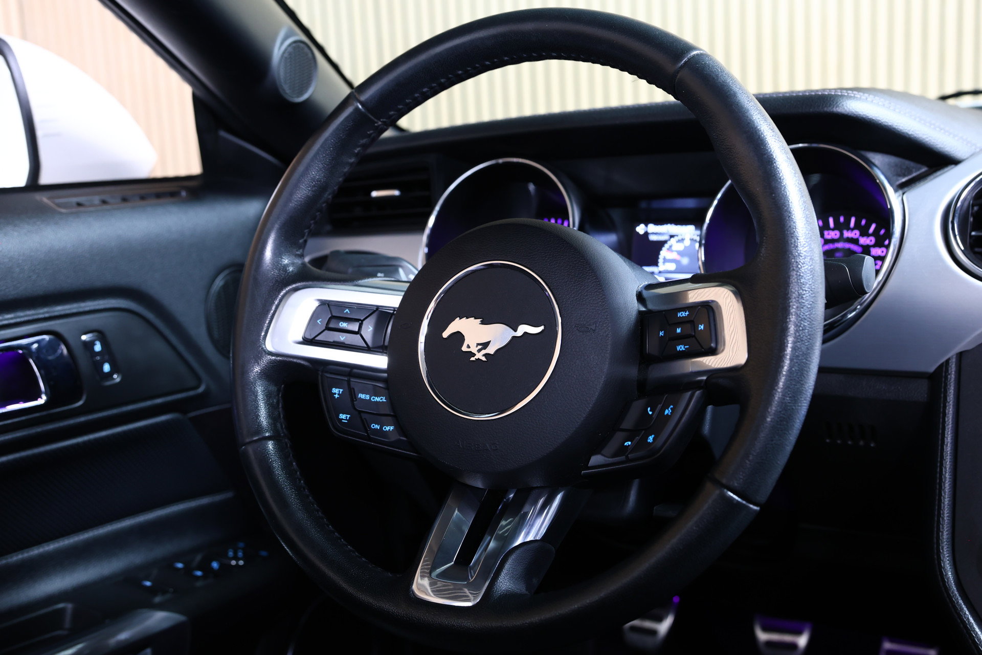 Ford Convertible 2.3 EcoBoost AVM NAVI CLIMA CAMERA KEYLSS PDC CRUISE LEDER SUBWH "19 - foto 30