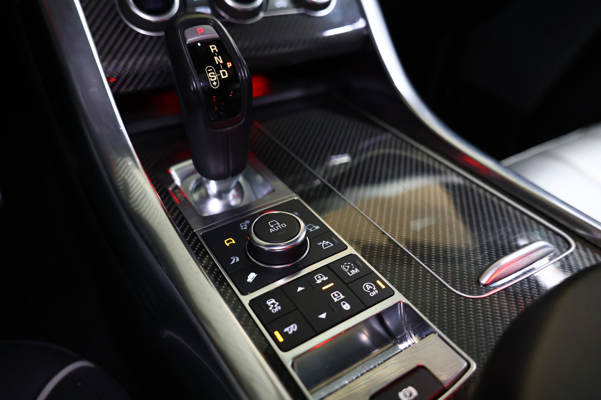 Land Rover 5.0 V8 Supercharged SVR Carbon Edition AVM Full Option! - foto 40