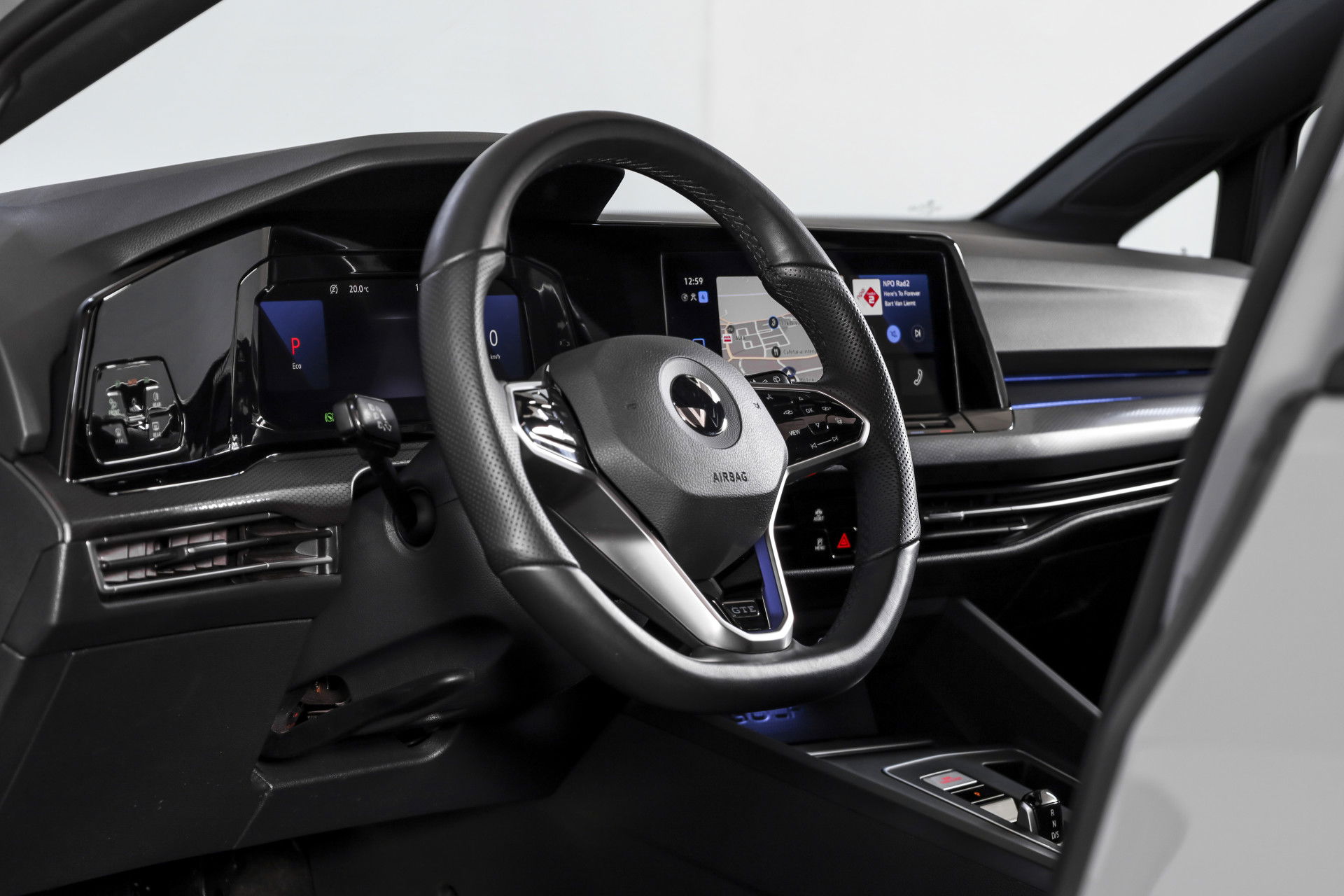 Volkswagen - Golf