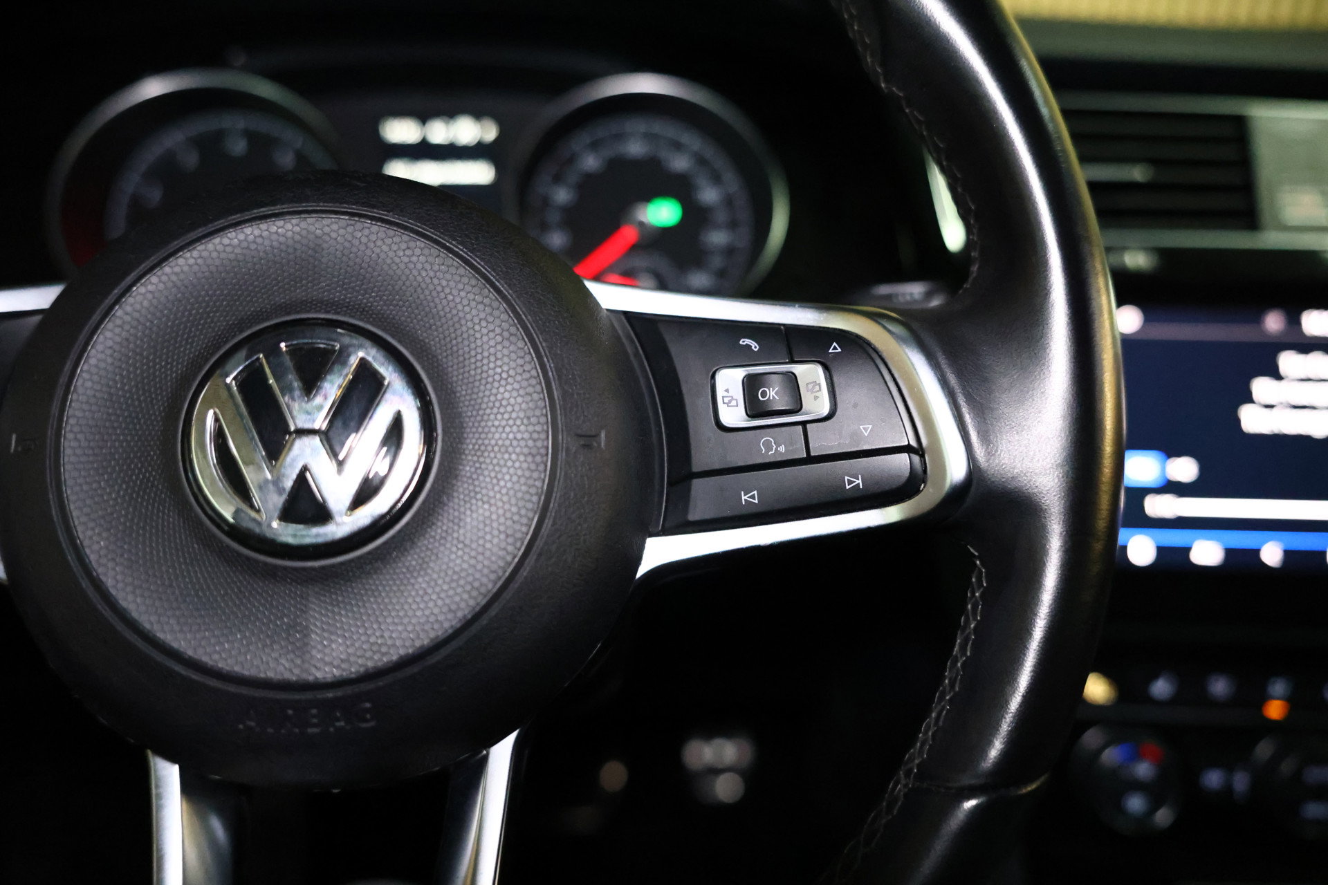 Volkswagen 1.5 TSI Highline Business R DSG NAVI DYNAUDIO ACC CLIMA STOELVW LED '17 - foto 14