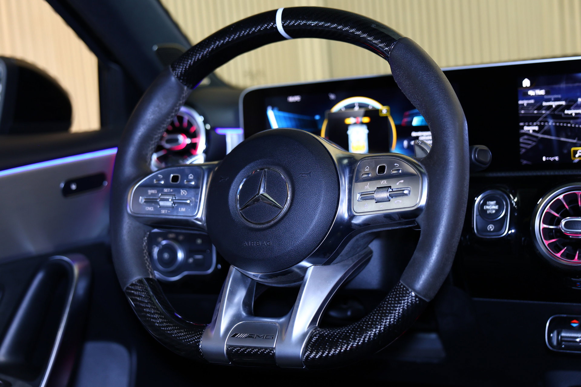 Mercedes-Benz AMG 35 4MATIC PANO NAVI CAMERA VIRTUAL CRUISE CLIMA SFEER STOELVW BT '19 - foto 47