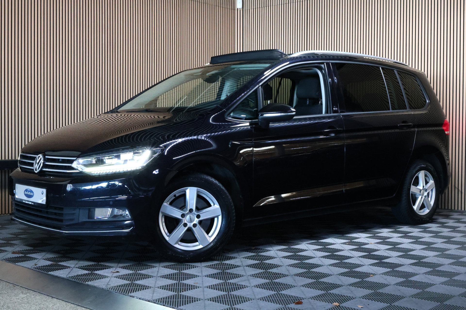 Volkswagen 1.4 TSI Highline Automaat Panodak Navigatie LED 2017 - foto 11