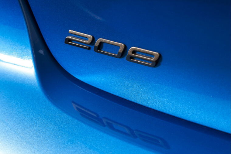 Peugeot - 208
