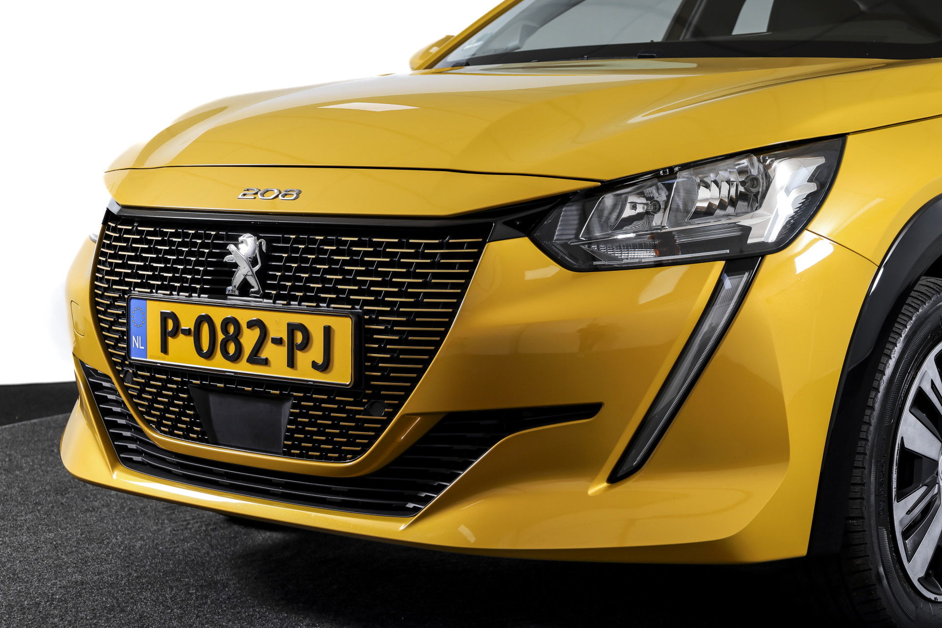 Peugeot - e-208