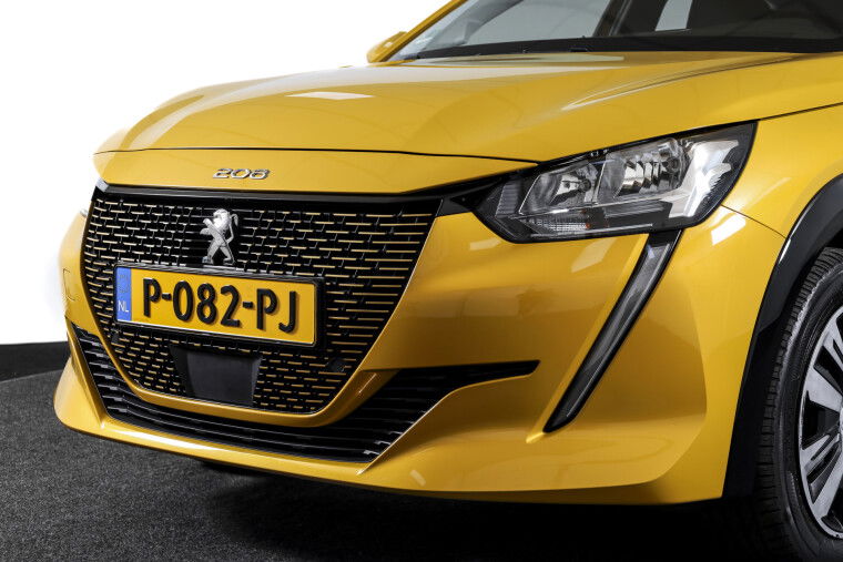 Peugeot - e-208