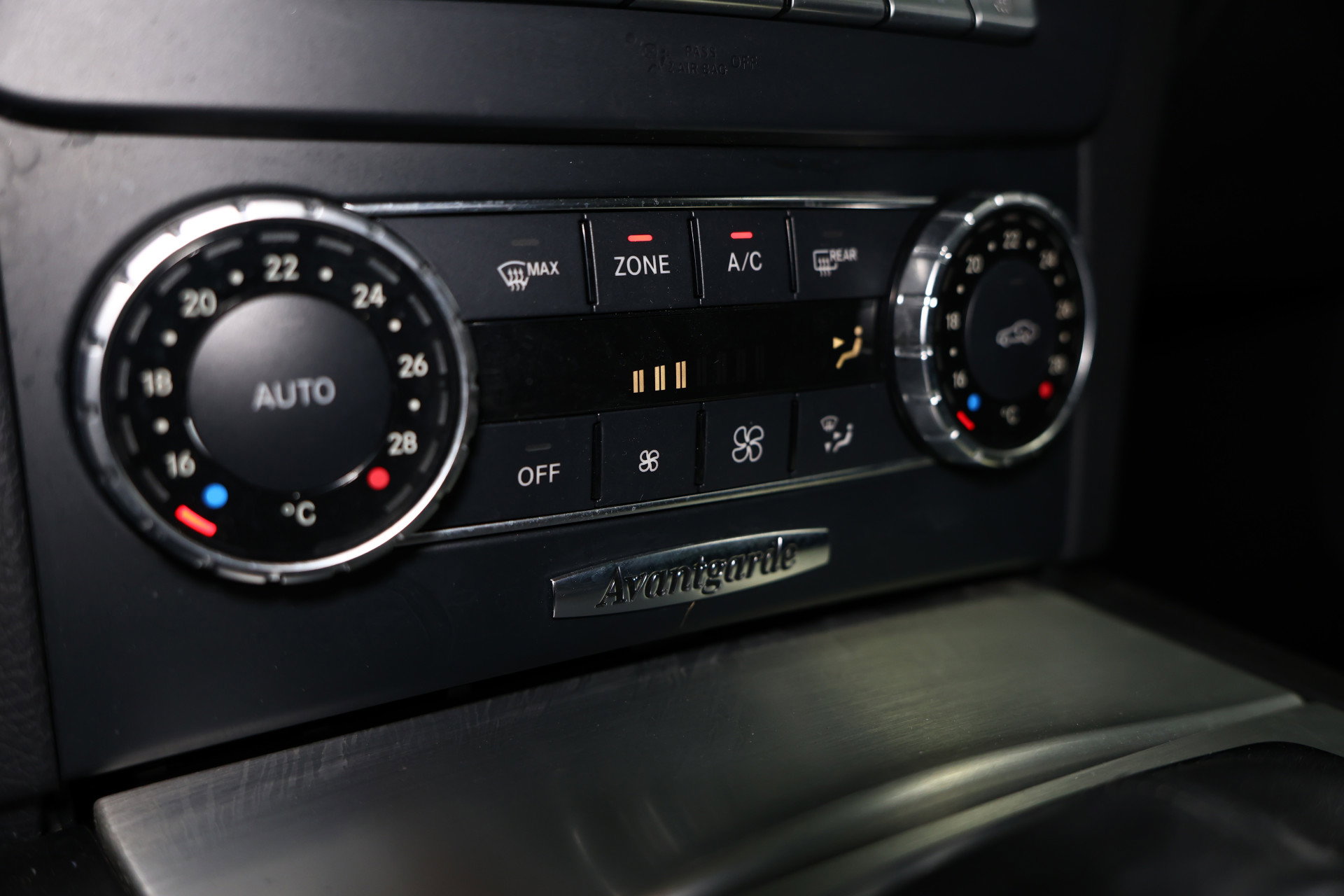 Mercedes-Benz 180 Edition Avantgarde AUTOMAAT PANO NAVI CLIMA STOELVW PDC BT "12 - foto 23