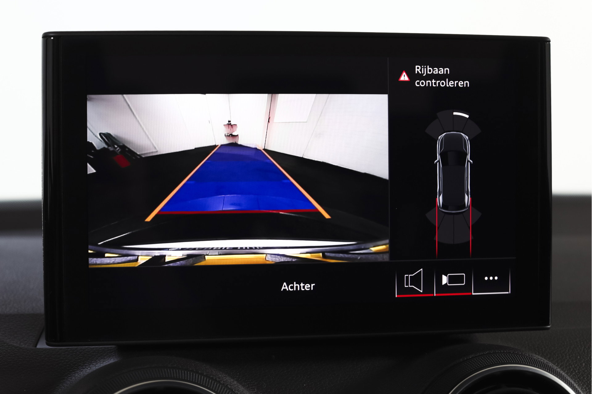Audi - Q2