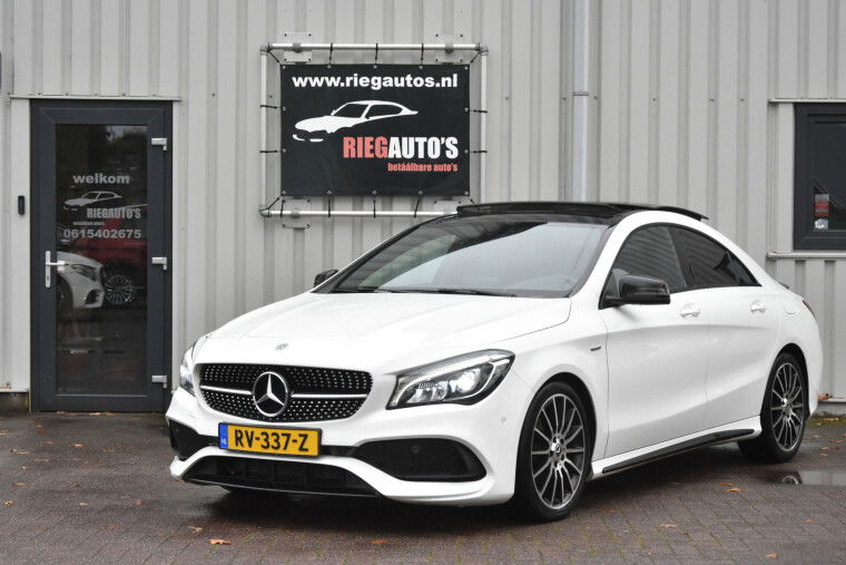 Foto van Mercedes-Benz CLA-Klasse 180 - 2018 | Panoramadak | LED | Parkeersensoren | Keyless Start