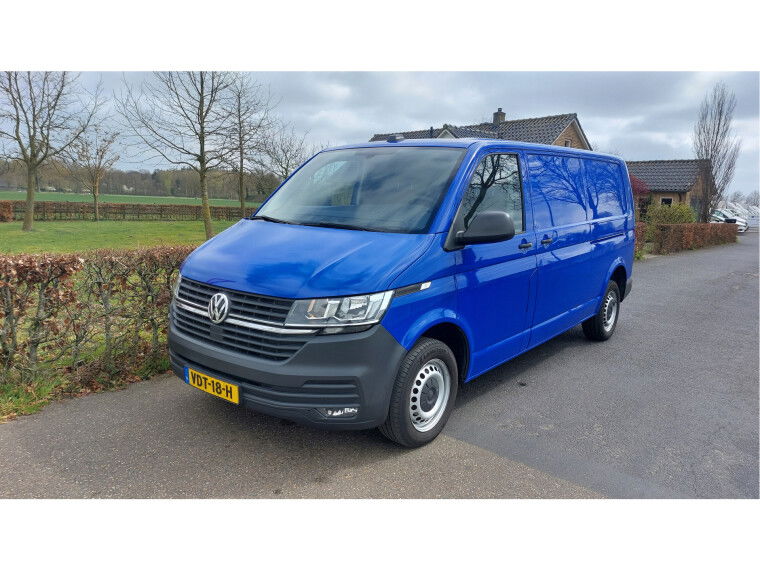 Foto van Volkswagen Transporter 2.0 TDI L2H1 30 Highline