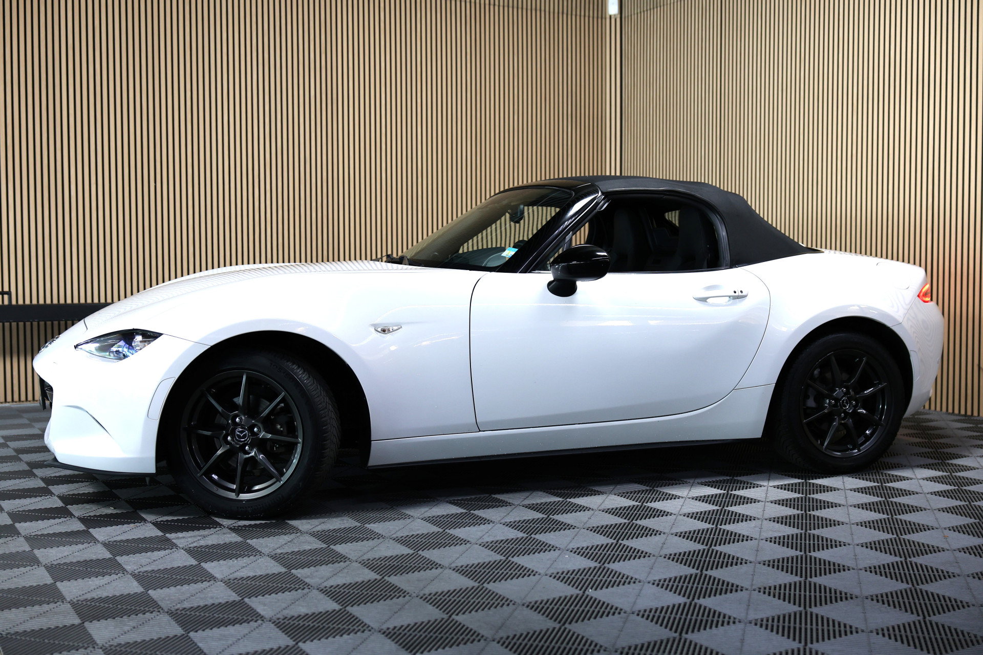 Mazda 1.5 SkyActiv-G 131 GT-M BOSE LEDER NAVI KEYLESS CRUISE BT "16 - foto 11