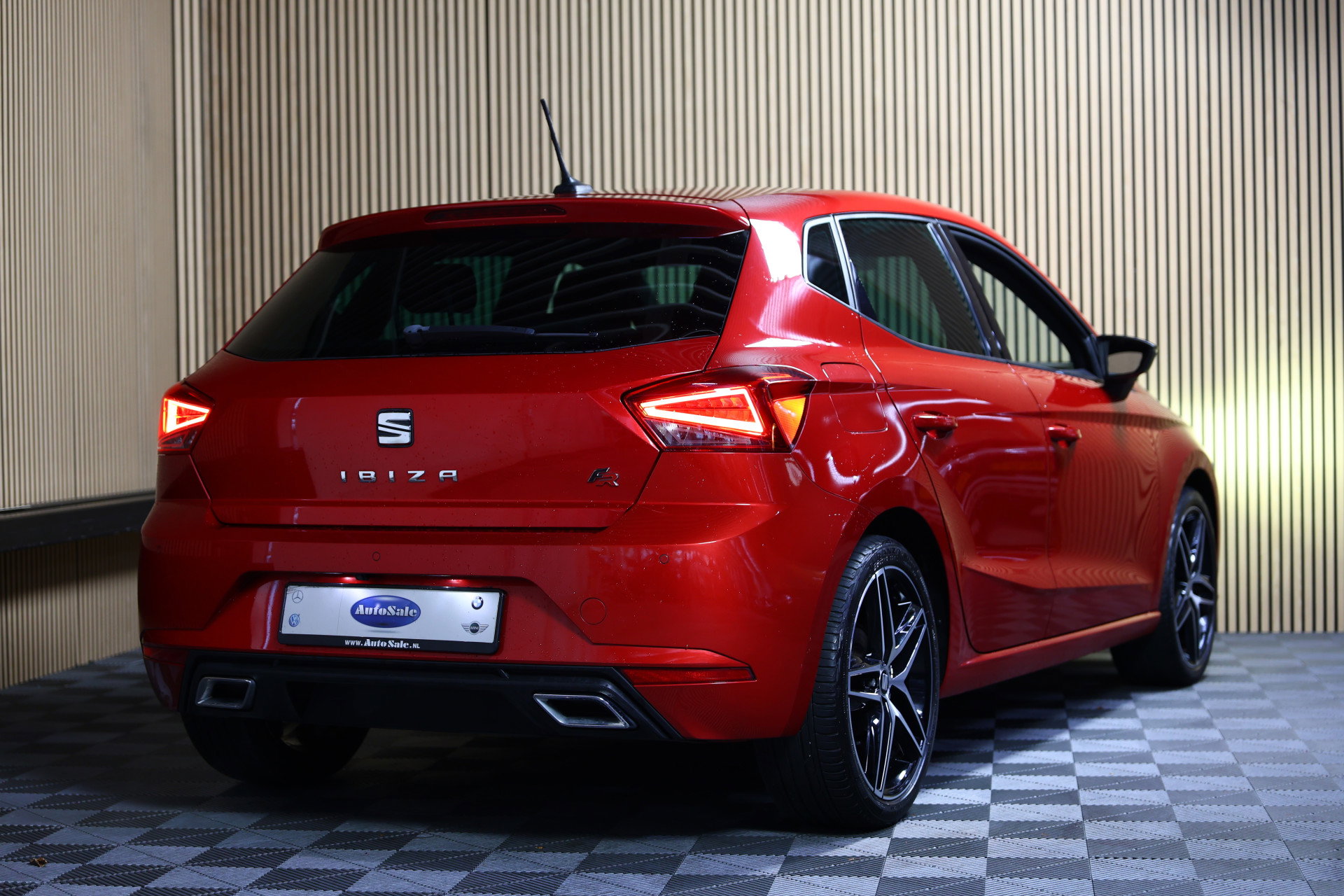 SEAT 1.0 TSI FR NAVI CLIMA CRUISE SFEER BEATS PDC LED CAMERA BT NFC SDP '19 - foto 3
