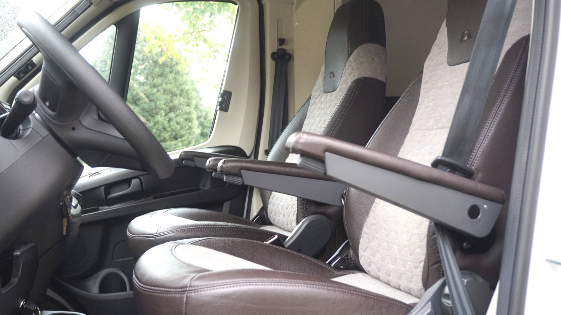 Adria MATRIX 670SC PLUS AUTOMAAT 141 pk Zonnepan. Electr. Fietsendrager / Hefbed 023 - foto 20