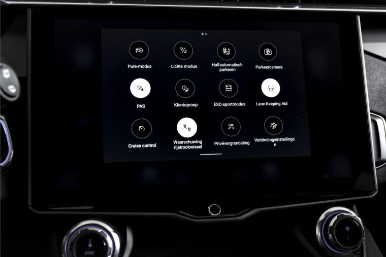 Lynk & Co - 01