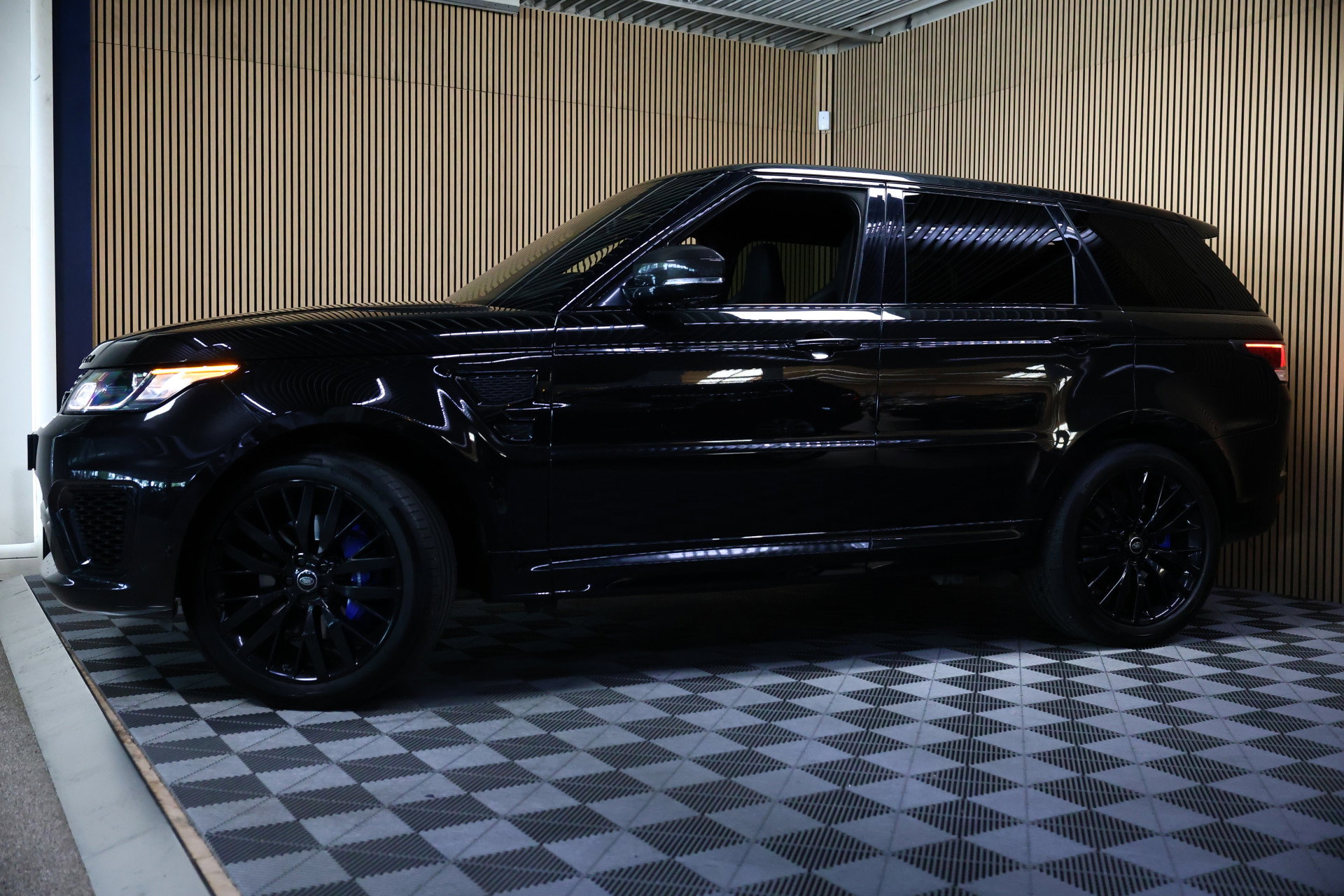 Land Rover 5.0 V8 Supercharged SVR Carbon Edition AVM Full Option! - foto 15