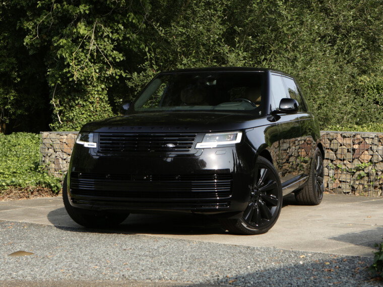 Foto van Land Rover Range Rover P550e SV Autobiography Black