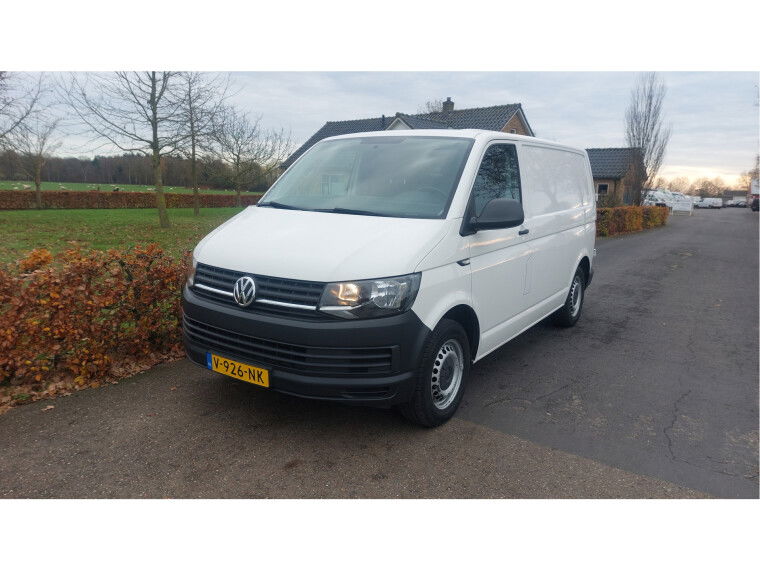 Foto van Volkswagen Transporter 2.0 TSI L1H1 Highline
