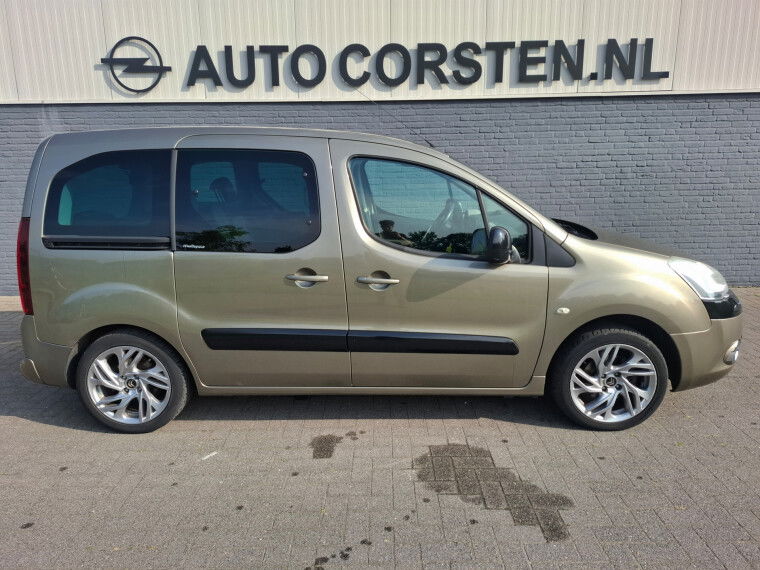 Foto van Citroën Berlingo 1.6i120PK Airco 2xSchuifdeur Pdc Trekhaak 17"lm Airco Cruise Collection