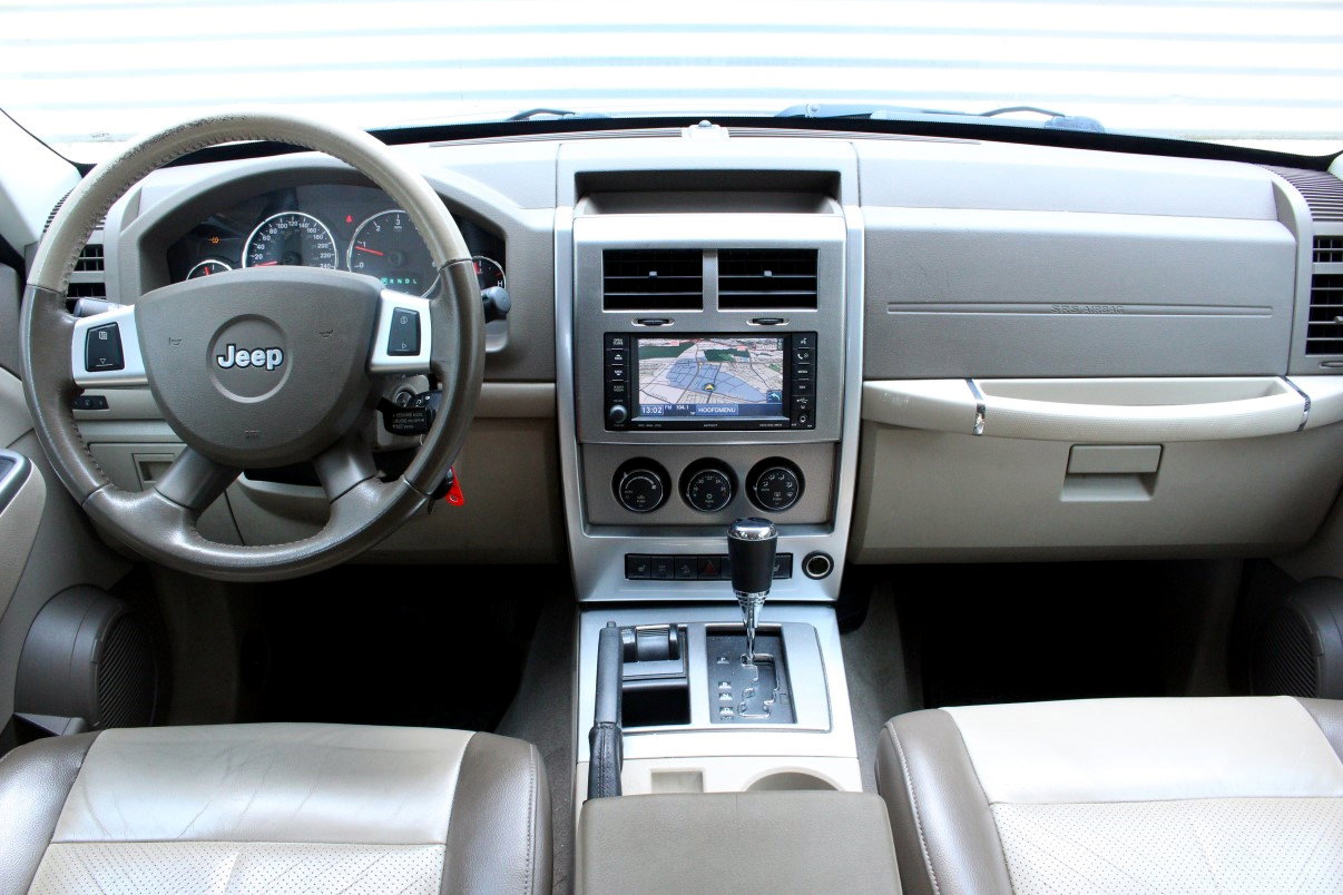 Jeep 2.8 CRD Limited AUT YOUNGTIMER APK4/2026 2eEIG! DAK LEER NAV STOELVW '08 - foto 2
