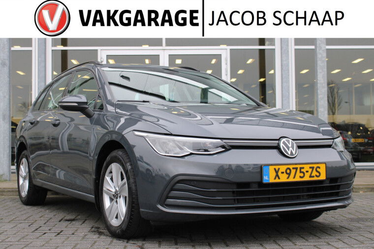 Foto van Volkswagen Golf Variant 1.5 eTSI Automaat Life Business