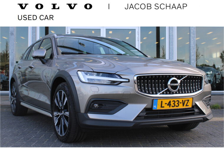 Foto van Volvo V60 Cross Country B5 Automaat AWD Pro