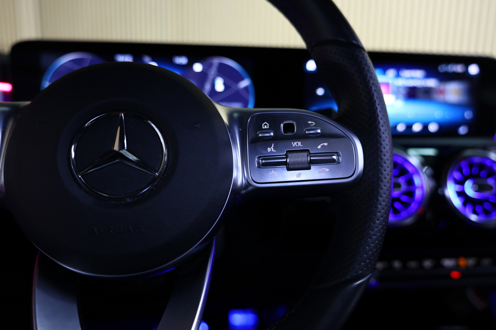 Mercedes-Benz 250e AMG AMBIENTE PANODAK NAVI AUTOM CRUISE PDC CAM SFEER '20 - foto 20