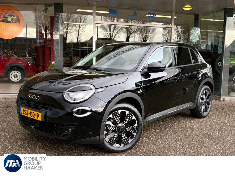 Foto van Fiat 600 1.2 Hybrid La Prima