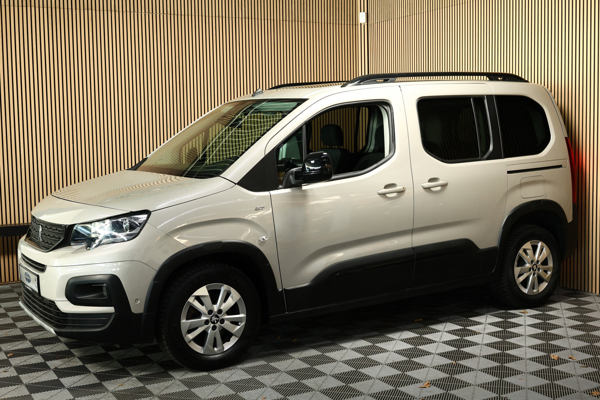 Peugeot 1.2 Puretech GT-Line AUT CARPLAY CAM NAV PANO DAB STOELVW '21 - foto 7