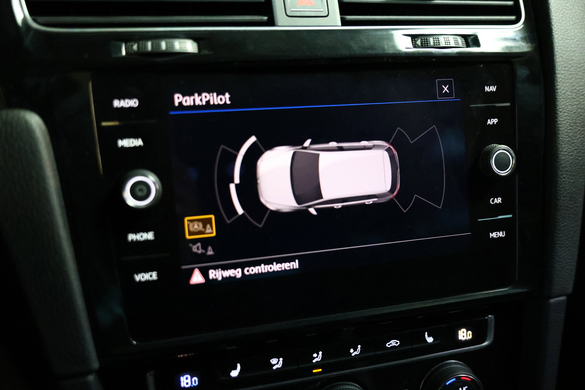 Volkswagen 1.5 TSI Highline Business R DSG NAVI DYNAUDIO ACC CLIMA STOELVW LED '17 - foto 21