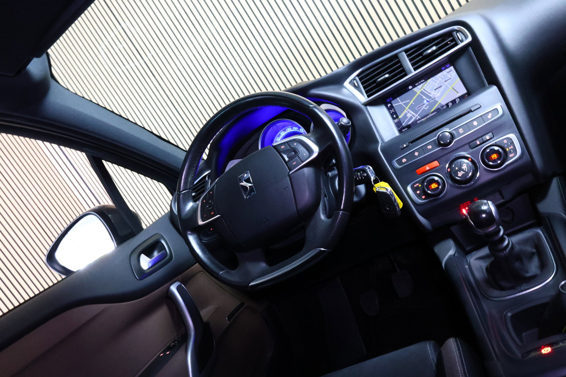 DS Crossback 1.2 PureTech Business AVM NAVI SLECHTS 27000KM CRUISE CLIMA PDC '16 - foto 16