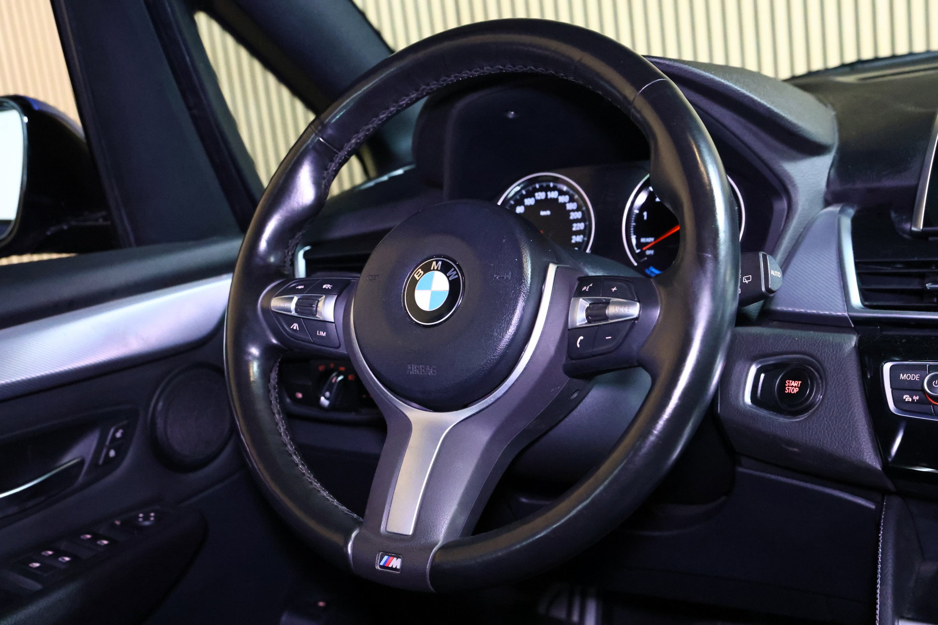 BMW Active Tourer 225xe M SPORT iPerform PLUGIN AUTOM PANO NAVI "20 - foto 17