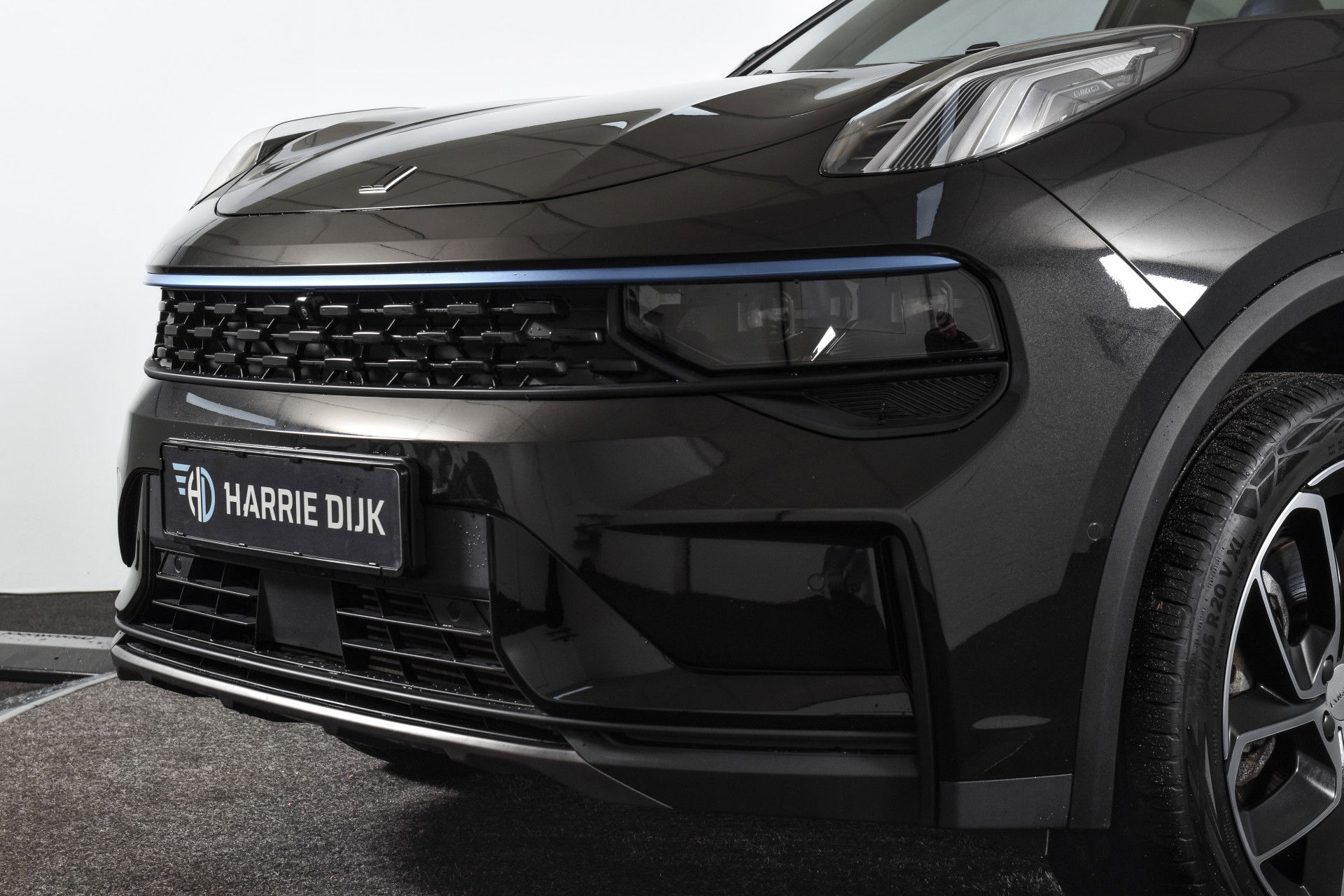 Lynk & Co - 01