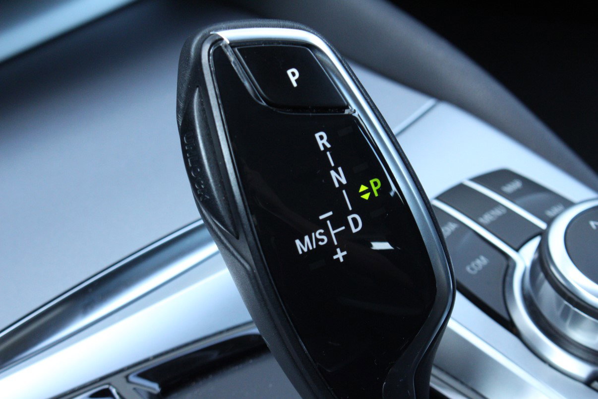 BMW Touring 520i Executive NAVI AVM LED STOELVW CAMERA LED '18 - foto 31