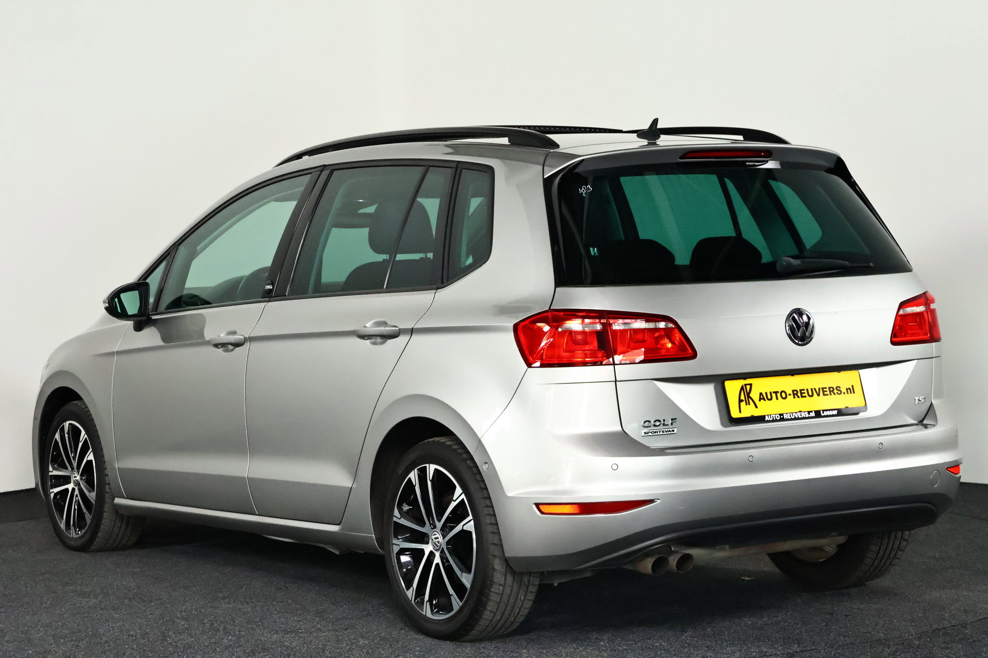 Volkswagen Golf SportsVan