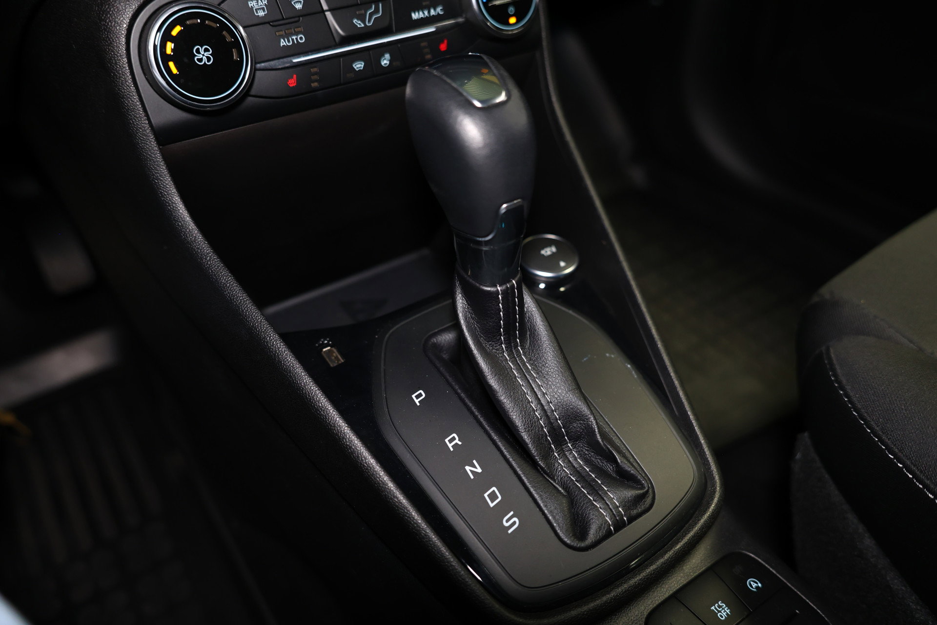 Ford 1.0 EcoBoost Titanium X AUTOM B&O NAVI CLIMA PDC LANE STOEL+STUUR VW "20 + - foto 25